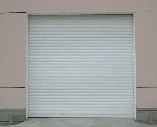 濟(jì)南卷簾門廠家為你詳細(xì)介紹快速卷簾門比普通卷簾門的優(yōu)點(diǎn)在哪？